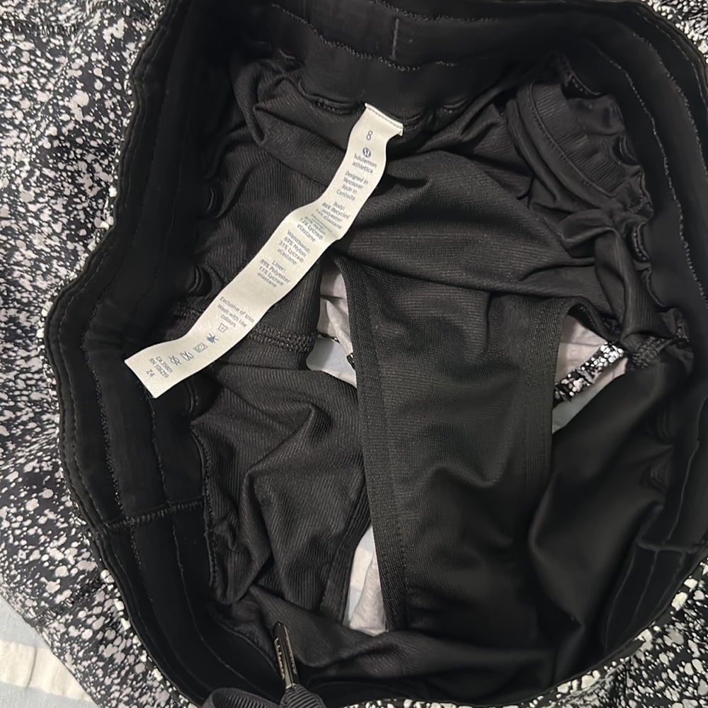 Lululemon Hotty Hot Short Splatter Reflective size 8 - Picture 5 of 6
